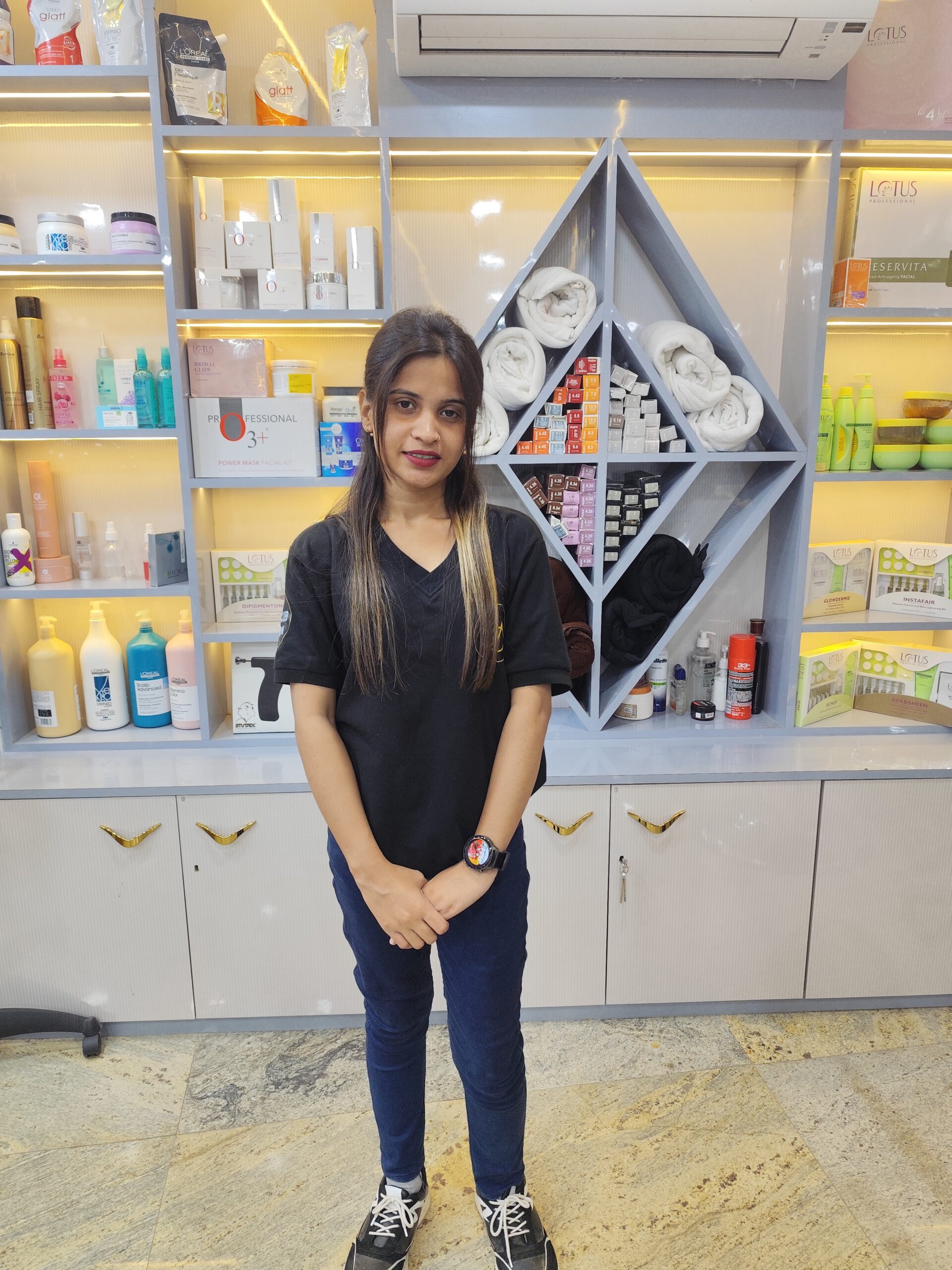 Attachment Details Misti-Das-Studio-Club-Family-Salon