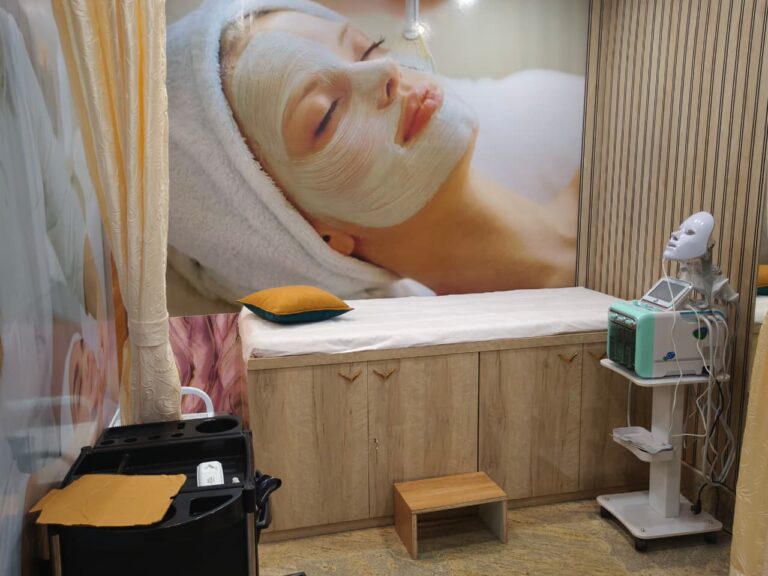 Facial-room-Studio-Club-Salon-Staff