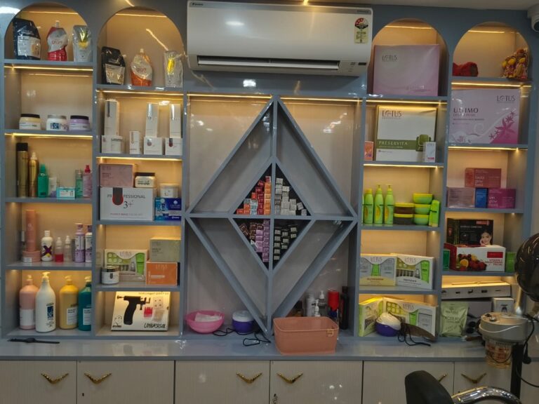 Products-Studio-Club-Salon-Staff