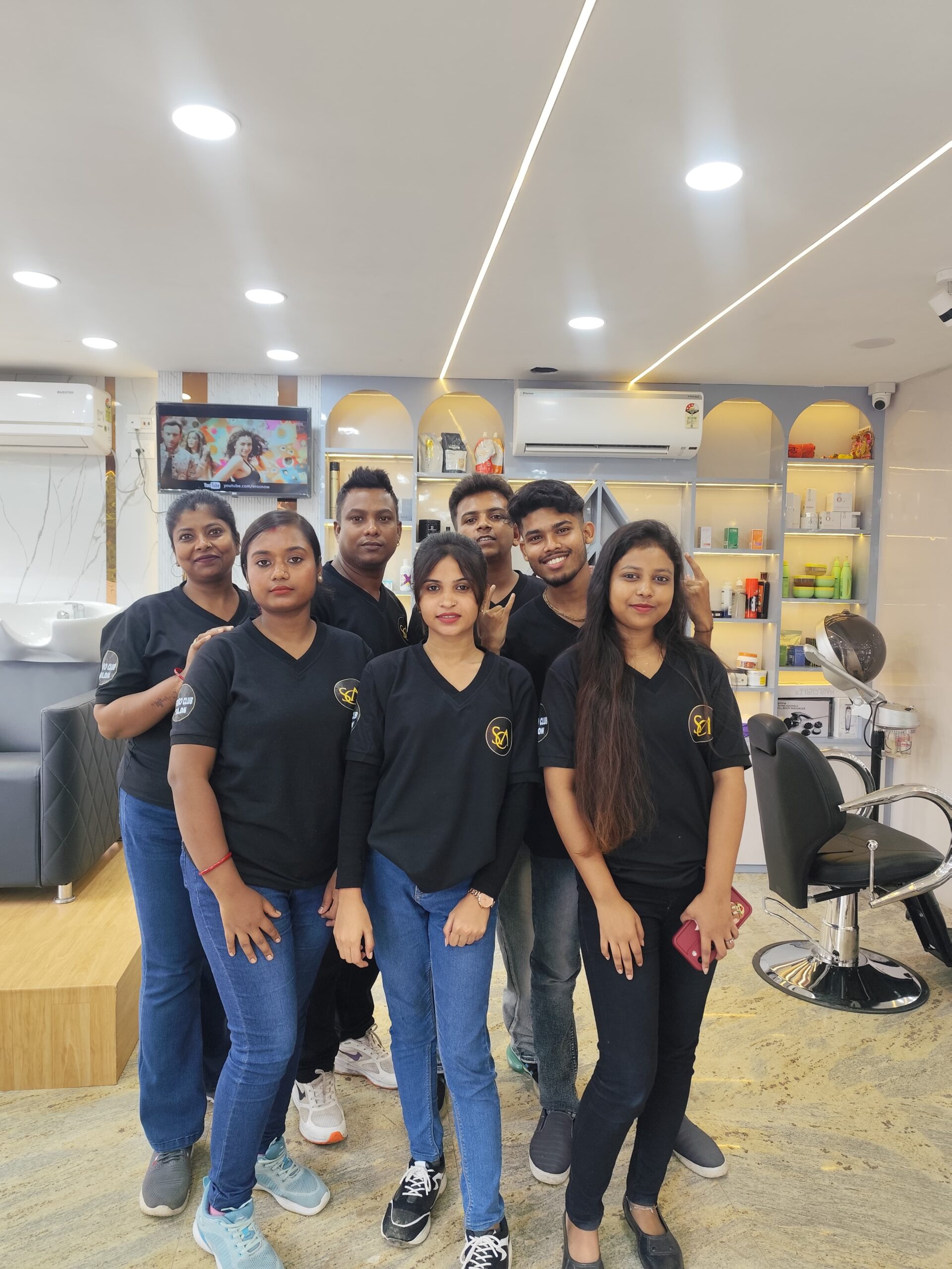 Studio-Club-Salon-Mukundapur-Staffs